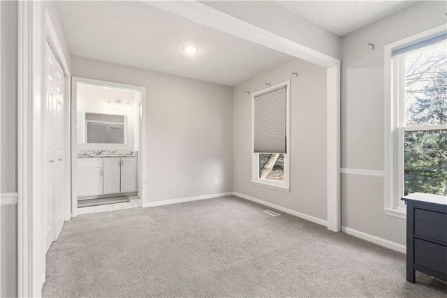 1701 E Sheridan Bridge Lane, Olathe, KS 66062