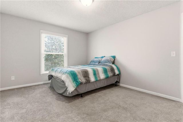 1701 E Sheridan Bridge Lane, Olathe, KS 66062