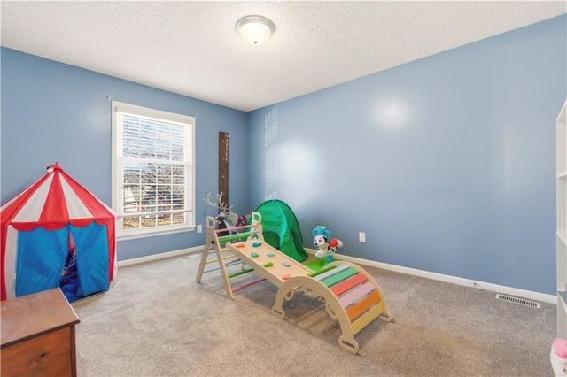 1701 E Sheridan Bridge Lane, Olathe, KS 66062