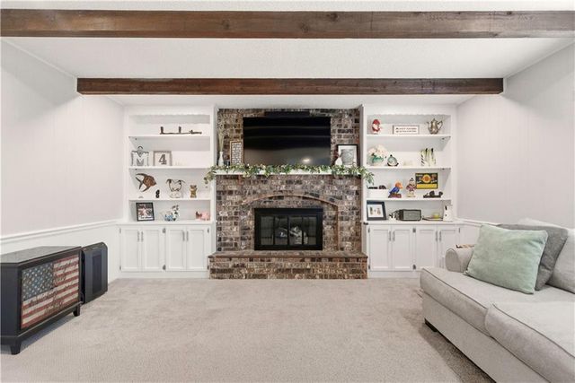 1701 E Sheridan Bridge Lane, Olathe, KS 66062