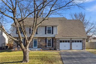 1701 E Sheridan Bridge Lane, Olathe, KS 66062