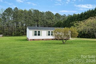 1392 Old Mountain Road, Statesville, NC 28677