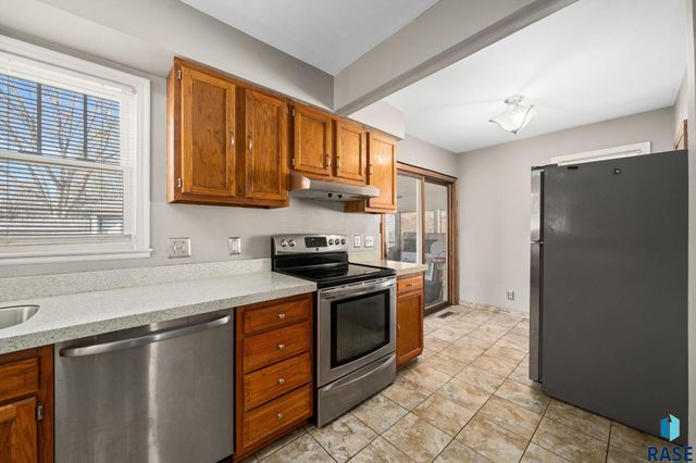 1737 S 7th Ave Avenue, Sioux Falls, SD 57105