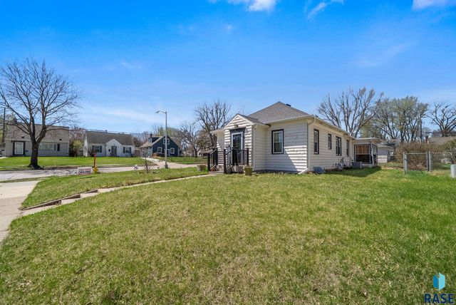 1737 S 7th Ave Avenue, Sioux Falls, SD 57105