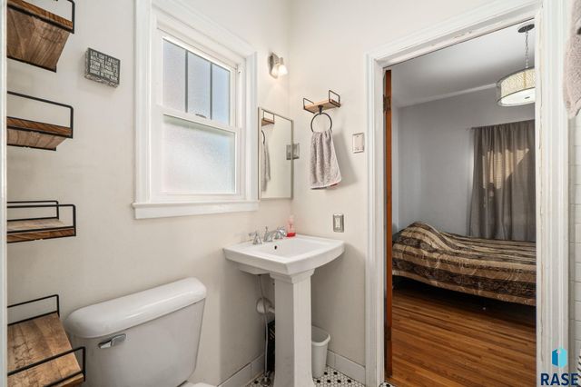 1737 S 7th Ave Avenue, Sioux Falls, SD 57105