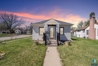 1737 S 7th Ave Avenue, Sioux Falls, SD 57105