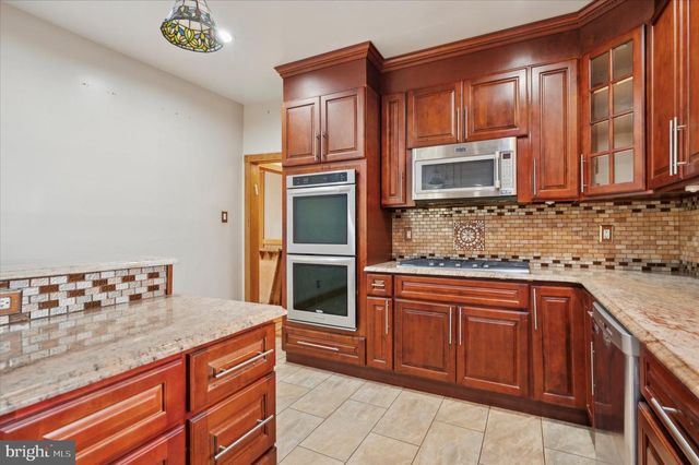 7947 MONTGOMERY AVE, Elkins Park, PA 19027