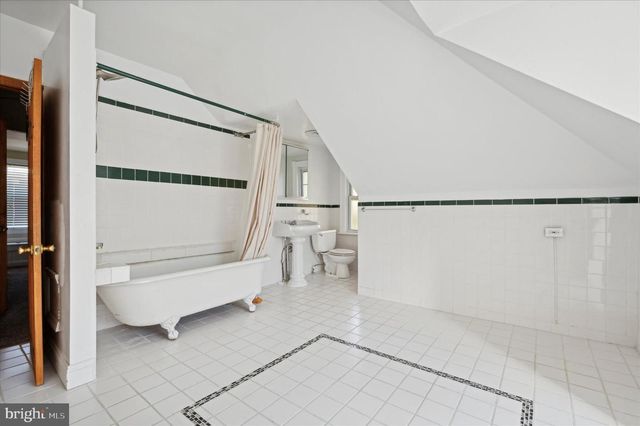 7947 MONTGOMERY AVE, Elkins Park, PA 19027