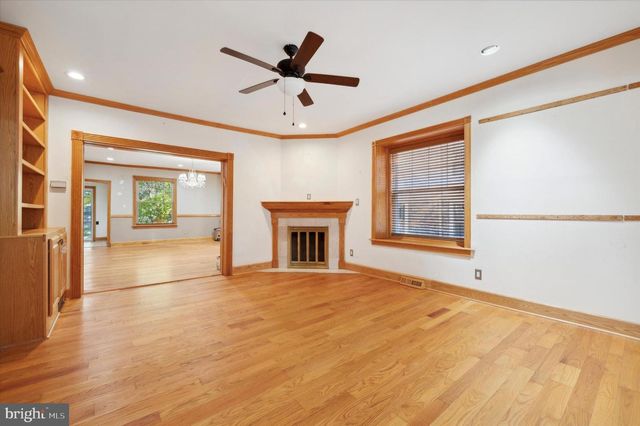 7947 MONTGOMERY AVE, Elkins Park, PA 19027