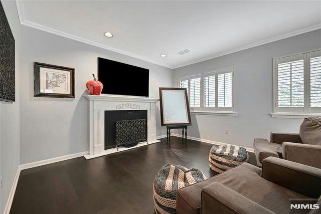 211 Yorktowne Court 211F, Twp Of Washington, NJ 07676