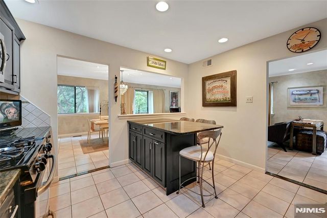211 Yorktowne Court 211F, Twp Of Washington, NJ 07676