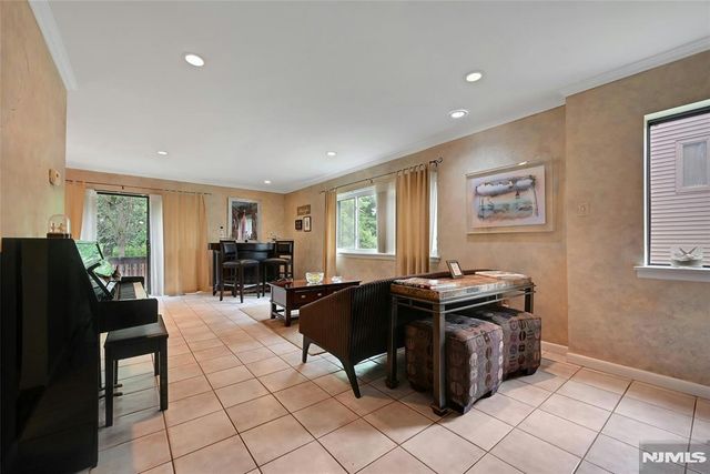 211 Yorktowne Court 211F, Twp Of Washington, NJ 07676