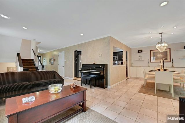 211 Yorktowne Court 211F, Twp Of Washington, NJ 07676