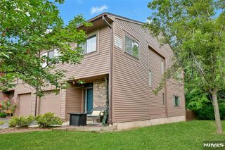 211 Yorktowne Court 211F, Twp Of Washington, NJ 07676