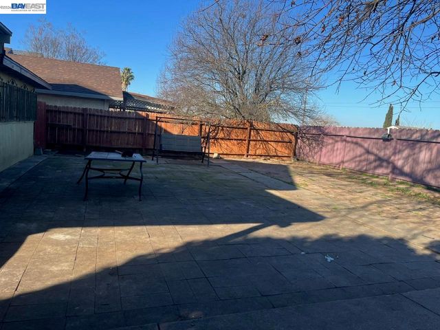 2113 Pyrenees Ave, Stockton, CA 95210