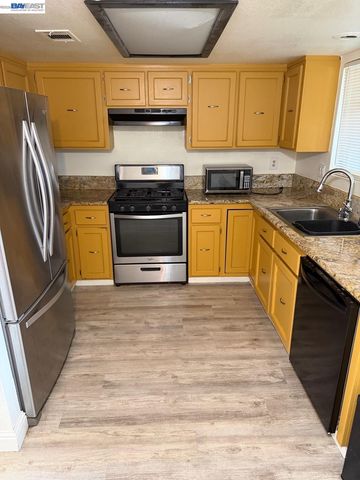 2113 Pyrenees Ave, Stockton, CA 95210