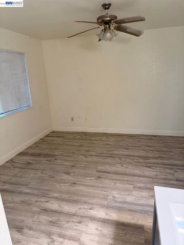 2113 Pyrenees Ave, Stockton, CA 95210