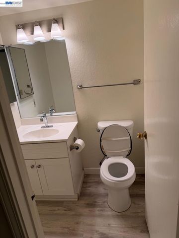 2113 Pyrenees Ave, Stockton, CA 95210