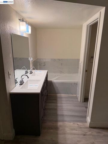 2113 Pyrenees Ave, Stockton, CA 95210