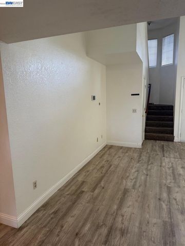 2113 Pyrenees Ave, Stockton, CA 95210