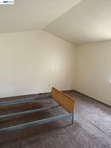 2113 Pyrenees Ave, Stockton, CA 95210