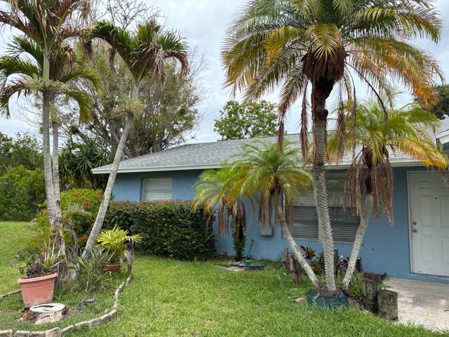 9627 SE Crest Court, Hobe Sound, FL 33455