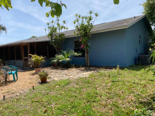9627 SE Crest Court, Hobe Sound, FL 33455
