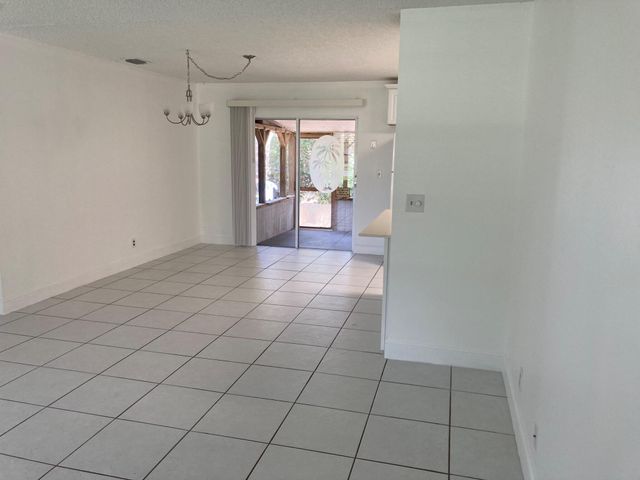 9627 SE Crest Court, Hobe Sound, FL 33455