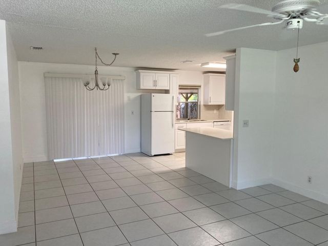 9627 SE Crest Court, Hobe Sound, FL 33455