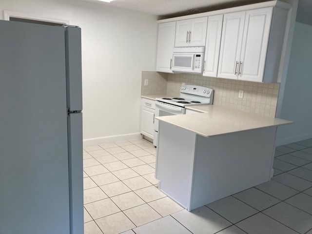 9627 SE Crest Court, Hobe Sound, FL 33455