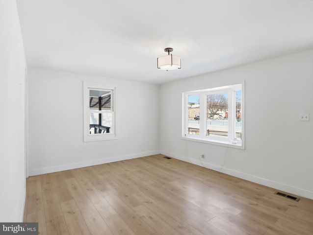 5600 PATRICK HENRY DR, Baltimore, MD 21225