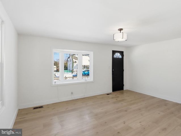 5600 PATRICK HENRY DR, Baltimore, MD 21225