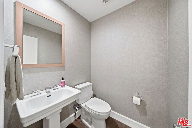 1342 Stanford Street 7, Santa Monica, CA 90404