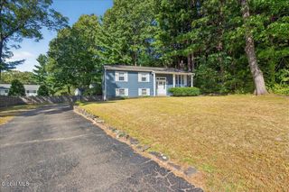 17 Ivy Court, Clifton Park, NY 12065