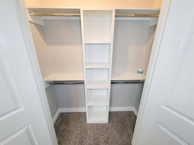 216 W Live Oak Street, Angleton, TX 77515