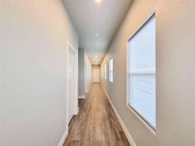 216 W Live Oak Street, Angleton, TX 77515