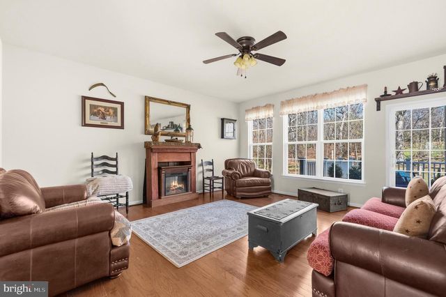 18184 PRESIDIO PL, Round Hill, VA 20141