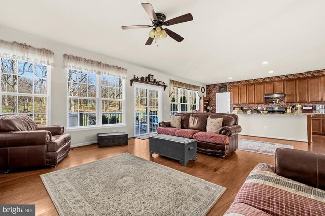 18184 PRESIDIO PL, Round Hill, VA 20141