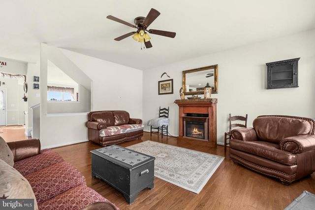 18184 PRESIDIO PL, Round Hill, VA 20141