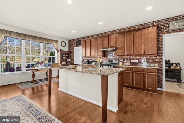 18184 PRESIDIO PL, Round Hill, VA 20141