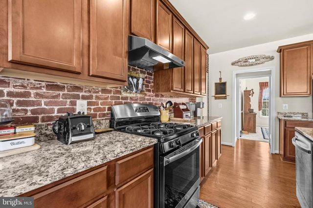 18184 PRESIDIO PL, Round Hill, VA 20141