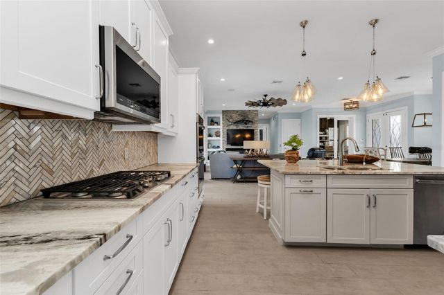 24216 YACHT CLUB BOULEVARD, Punta Gorda, FL 33955