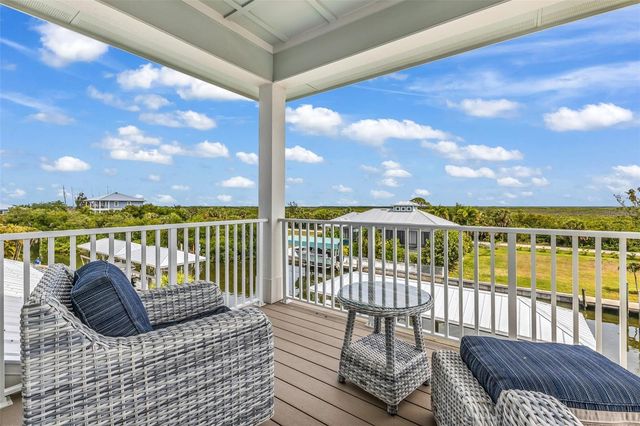 24216 YACHT CLUB BOULEVARD, Punta Gorda, FL 33955