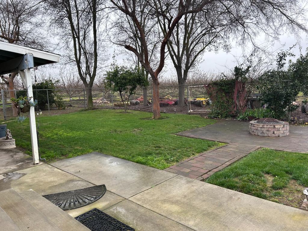 Image 10 of property listing at 10431 S Bethel Avenue, Selma, CA 93662
