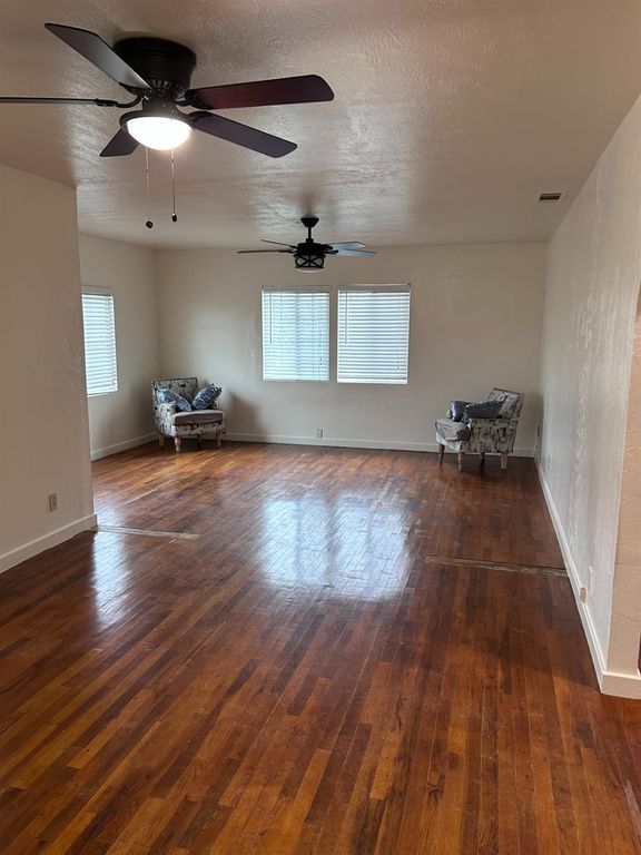 Image 3 of property listing at 10431 S Bethel Avenue, Selma, CA 93662