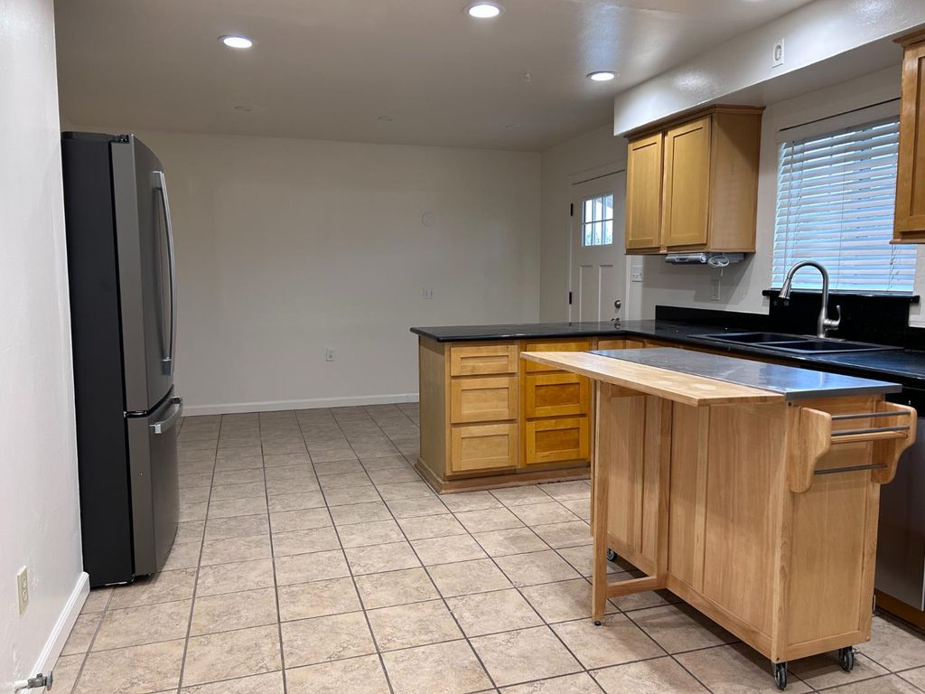 Image 5 of property listing at 10431 S Bethel Avenue, Selma, CA 93662