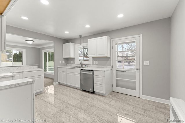 30631 Bayview Drive, Gibraltar, MI 48173