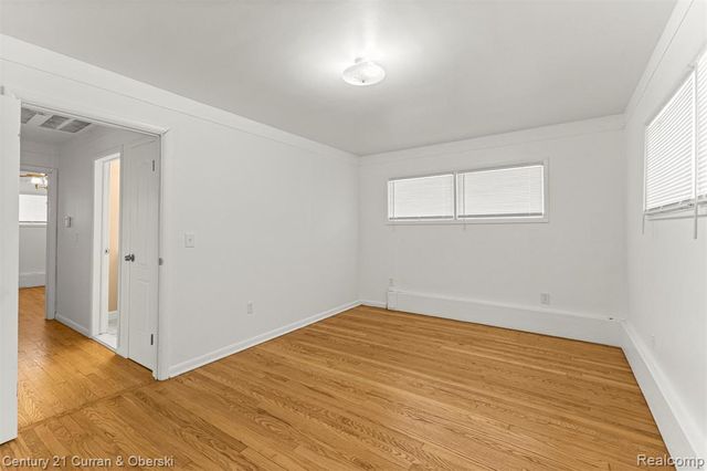 30631 Bayview Drive, Gibraltar, MI 48173