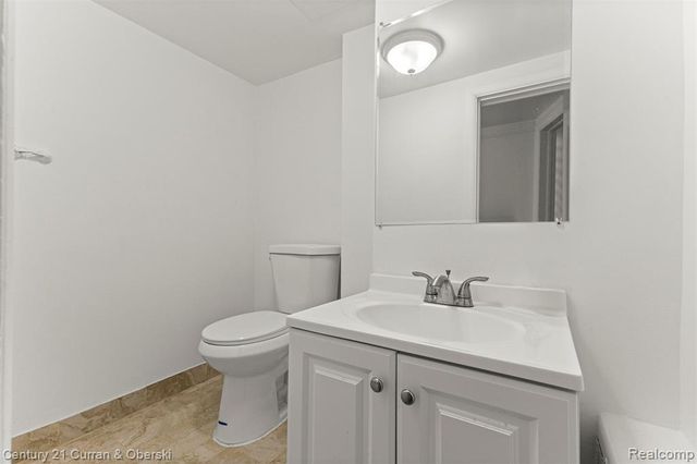 30631 Bayview Drive, Gibraltar, MI 48173