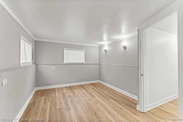 30631 Bayview Drive, Gibraltar, MI 48173